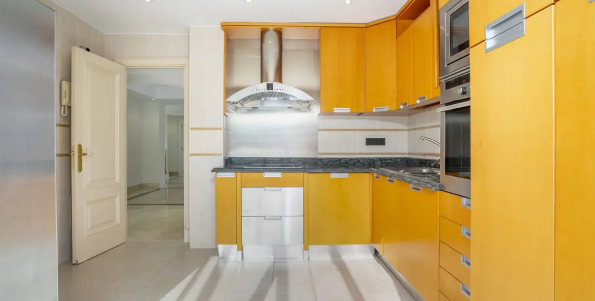 Sale of penthouse duplex in Marbella 11