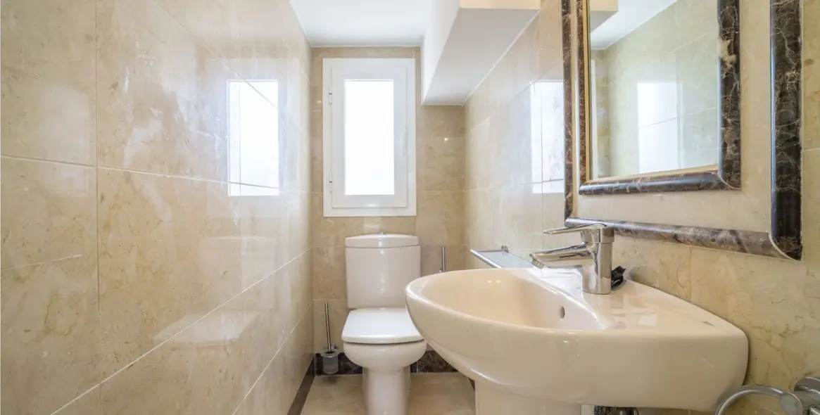 Sale of penthouse duplex in Marbella 16