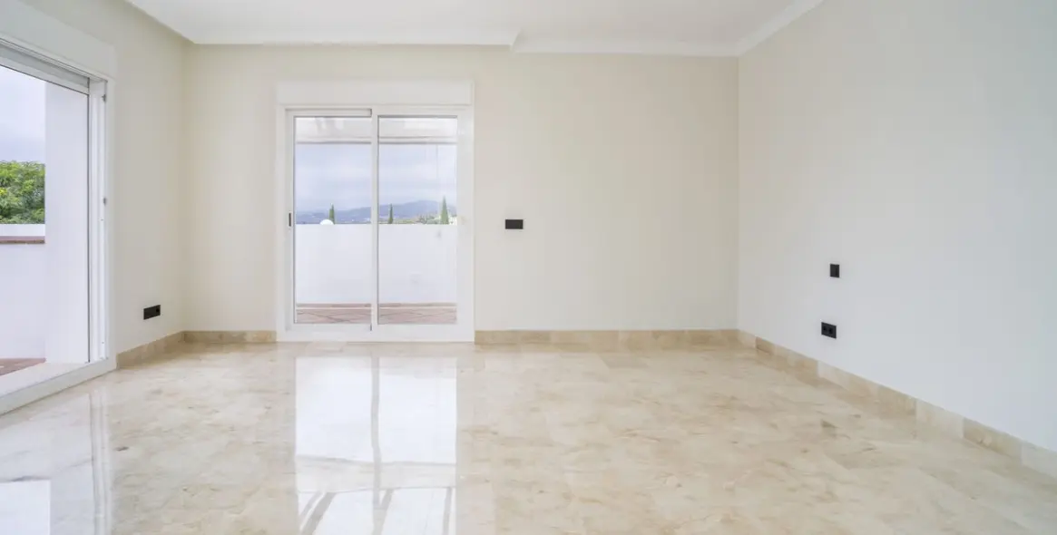 Sale of penthouse duplex in Marbella 17