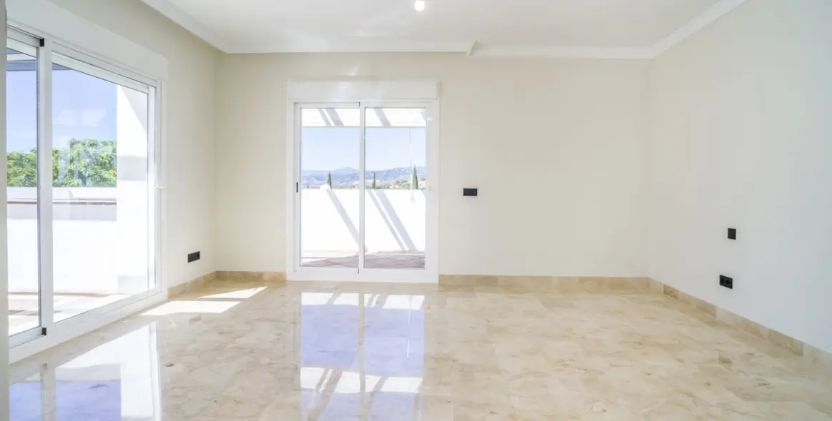 Sale of penthouse duplex in Marbella 18