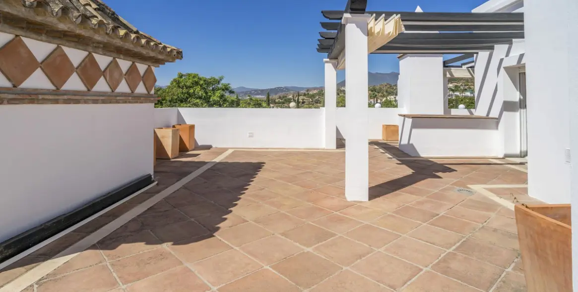 Продажа двухуровневого пентхауса в Marbella 23