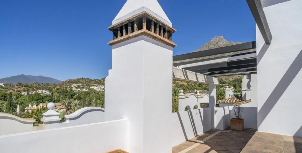 Продажа двухуровневого пентхауса в Marbella 25