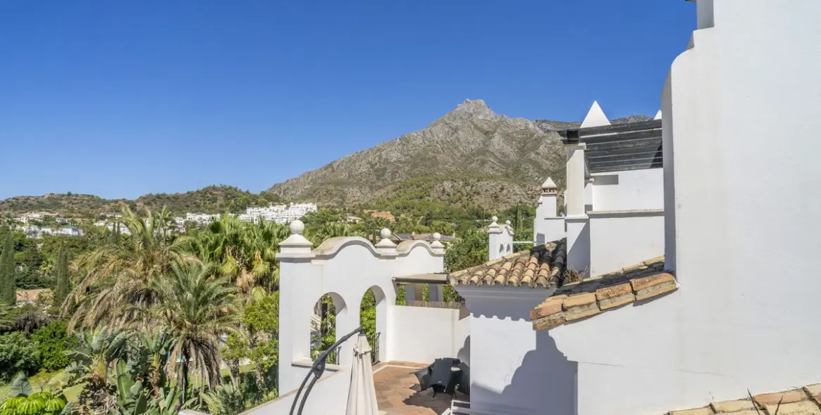 Продажа двухуровневого пентхауса в Marbella 27