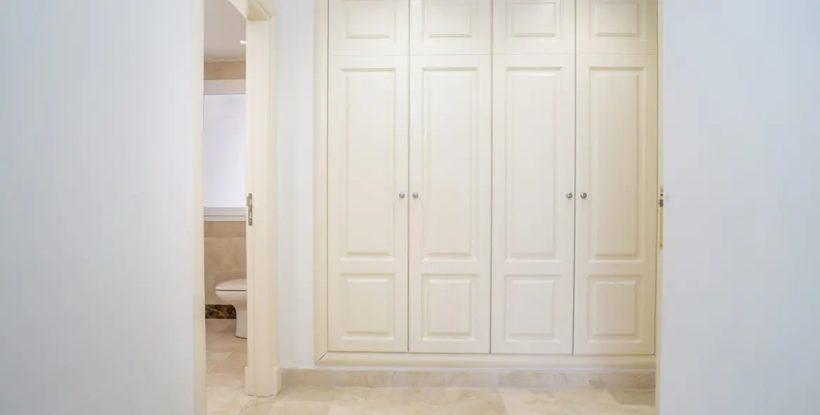 Продажа двухуровневого пентхауса в Marbella 40