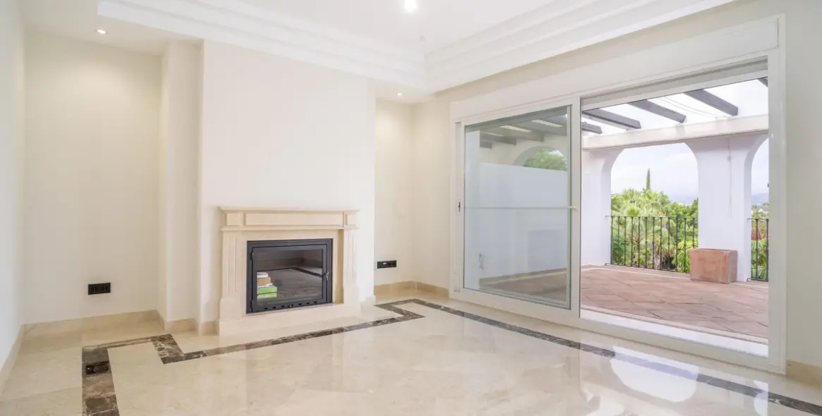 Продажа двухуровневого пентхауса в Marbella 50