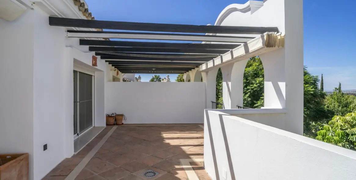 Продажа двухуровневого пентхауса в Marbella 54