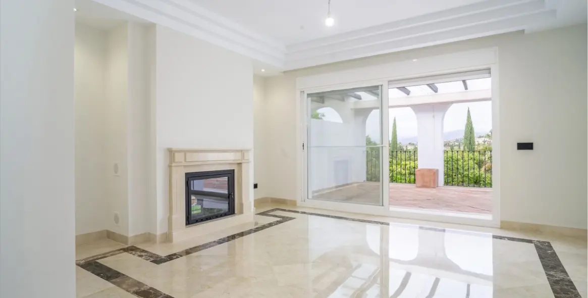 Продажа двухуровневого пентхауса в Marbella 55