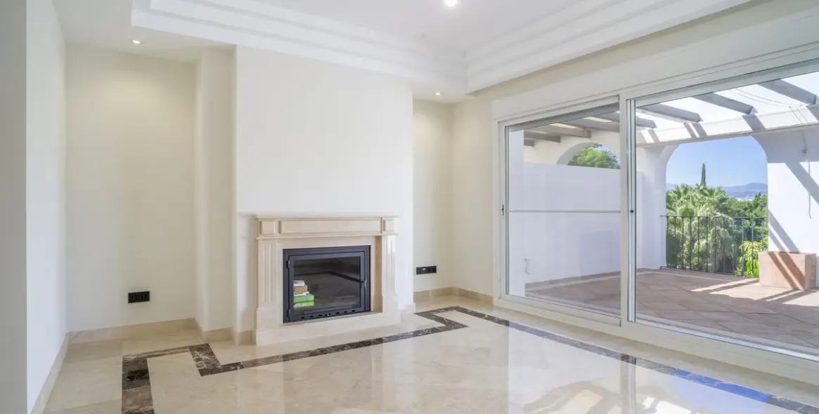 Продажа двухуровневого пентхауса в Marbella 59