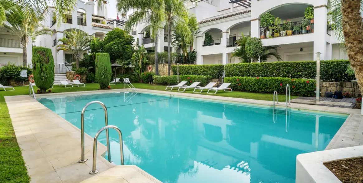 Продажа двухуровневого пентхауса в Marbella 68