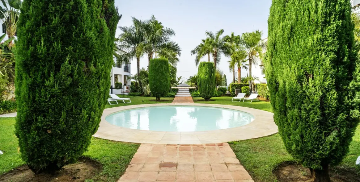 Продажа двухуровневого пентхауса в Marbella 73