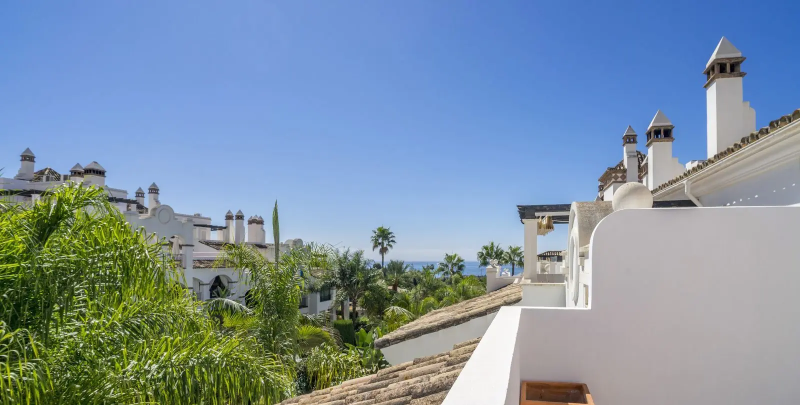 Продажа двухуровневого пентхауса в Marbella 2