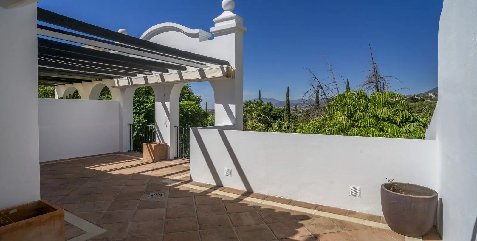 Продажа двухуровневого пентхауса в Marbella 3