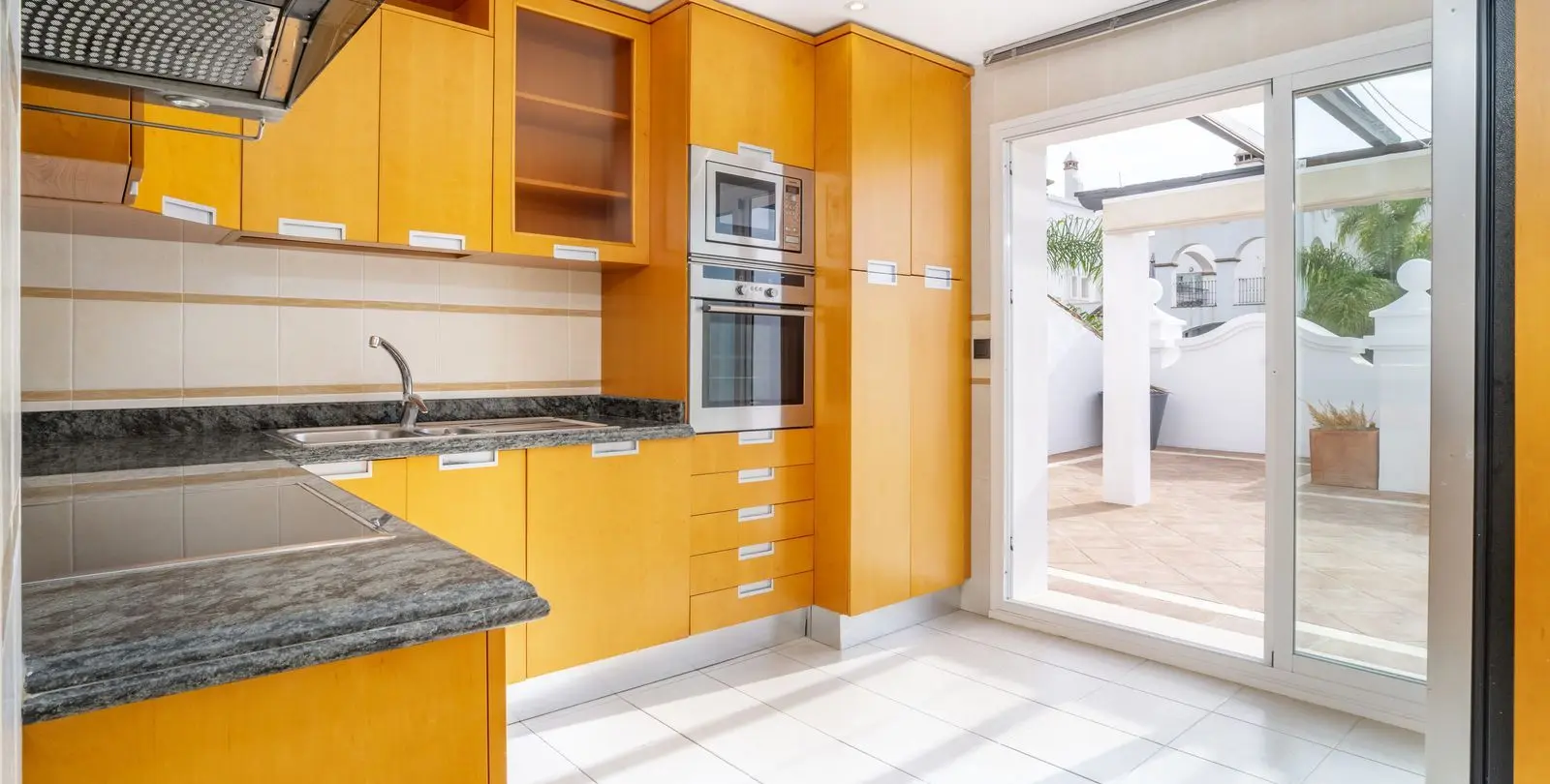 Продажа двухуровневого пентхауса в Marbella 4