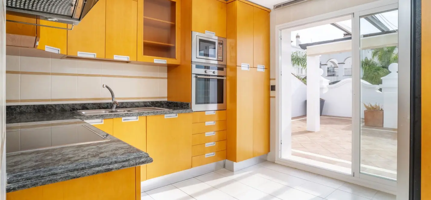 Продажа двухуровневого пентхауса в Marbella 3