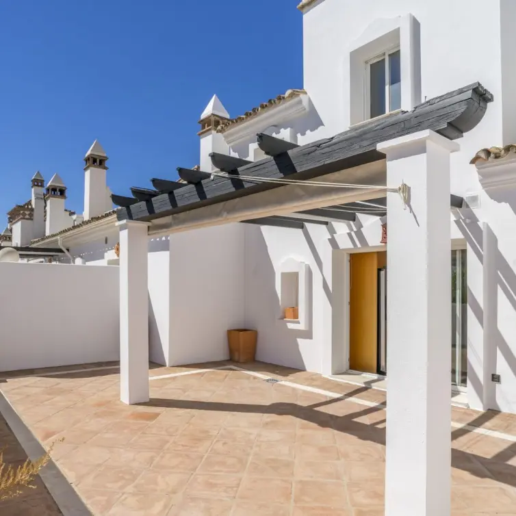 Продажа двухуровневого пентхауса в Marbella