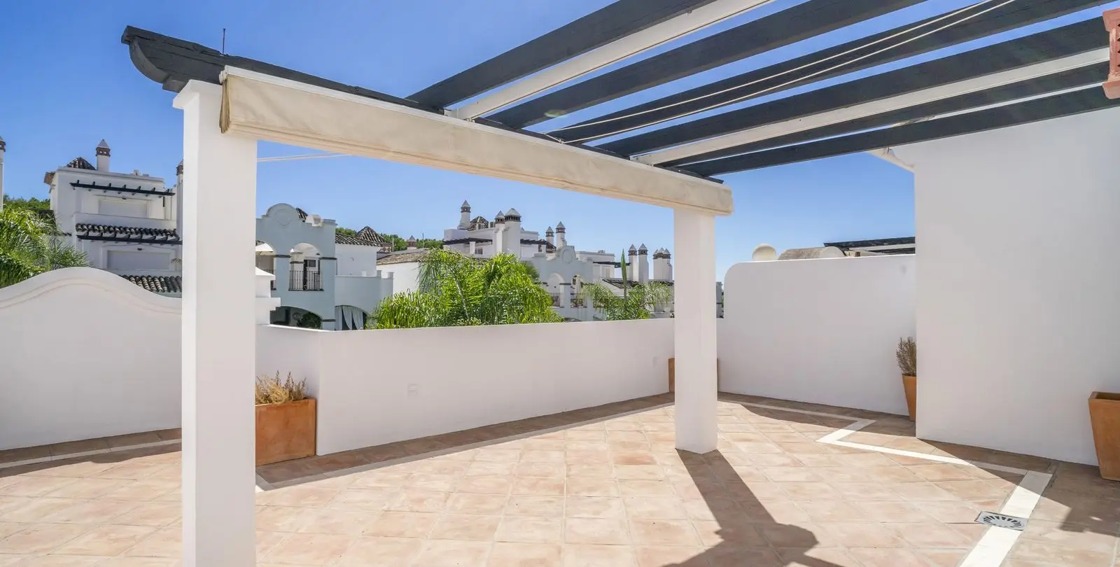 Продажа двухуровневого пентхауса в Marbella 6