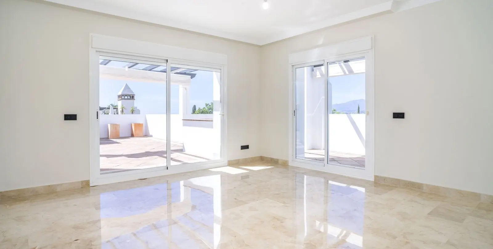 Продажа двухуровневого пентхауса в Marbella 19