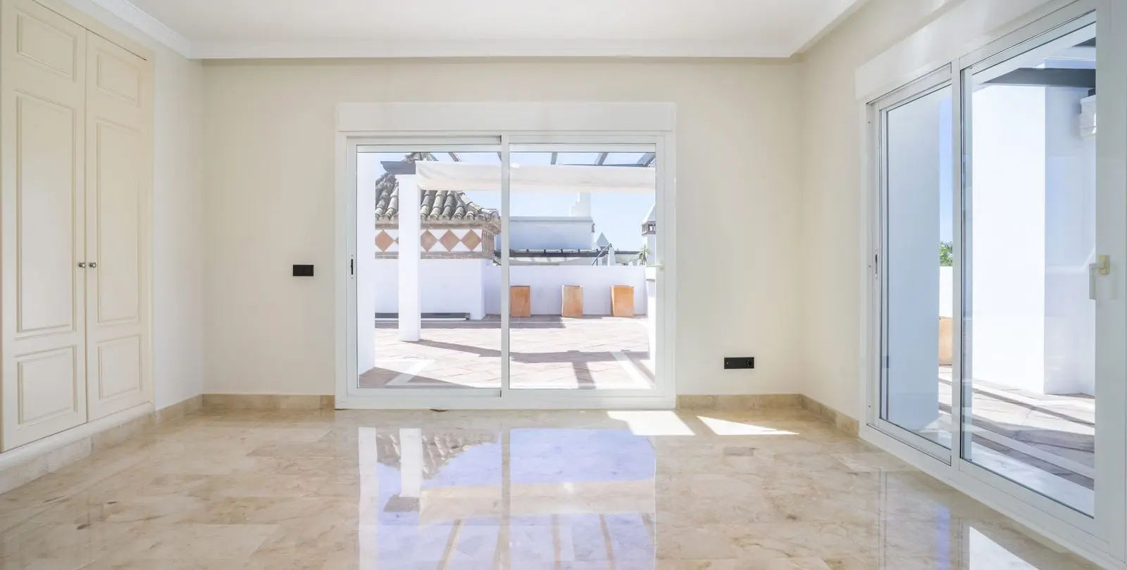 Продажа двухуровневого пентхауса в Marbella 20