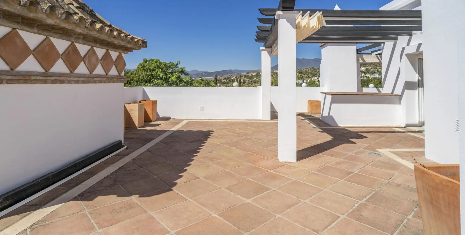 Продажа двухуровневого пентхауса в Marbella 23
