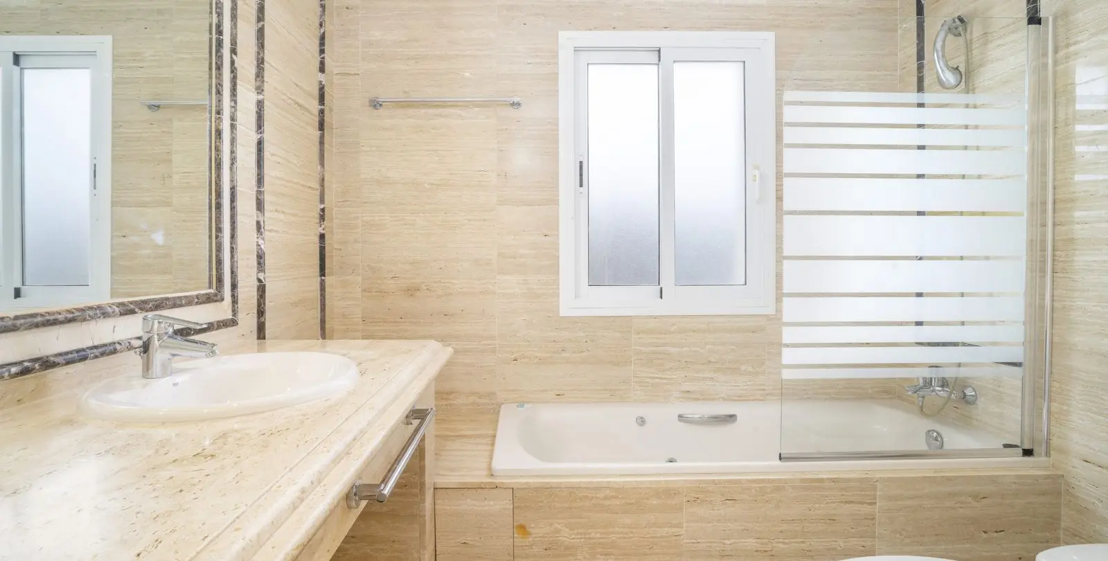 Продажа двухуровневого пентхауса в Marbella 35