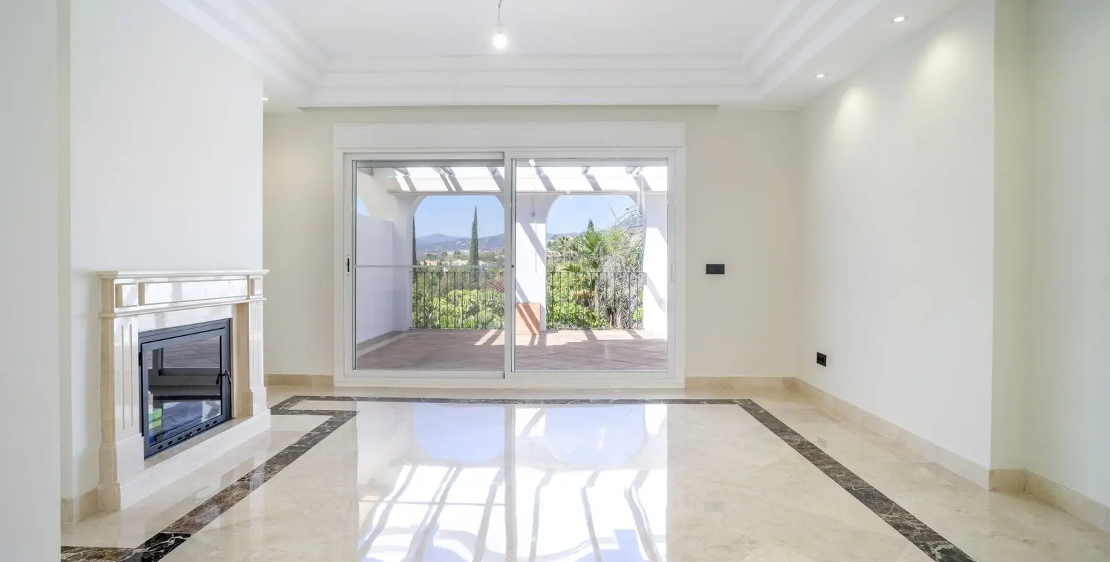 Продажа двухуровневого пентхауса в Marbella 60