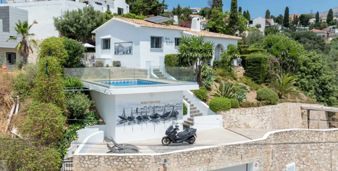 Продажа  отдельно стоящей виллы в Torreblanca 1