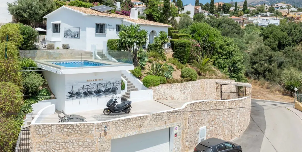 Продажа  отдельно стоящей виллы в Torreblanca 2