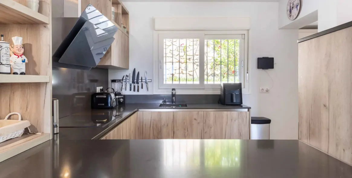 Продажа  отдельно стоящей виллы в Torreblanca 9