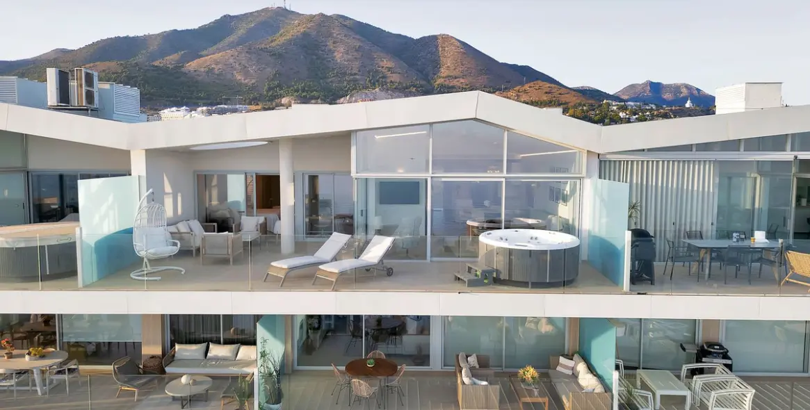 Sale of penthouse in Fuengirola 2