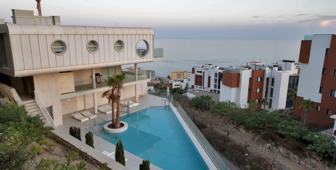 Sale of penthouse in Fuengirola 42