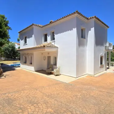Sale of detached villa in Calahonda