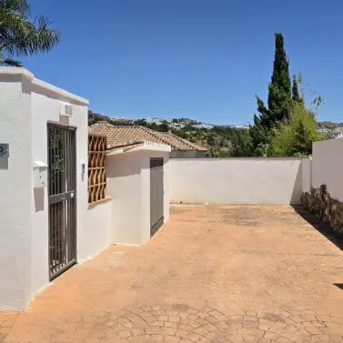 Sale of detached villa in Calahonda