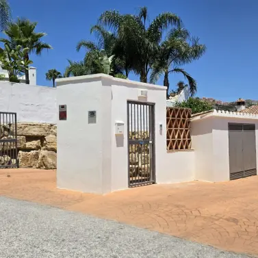 Sale of detached villa in Calahonda