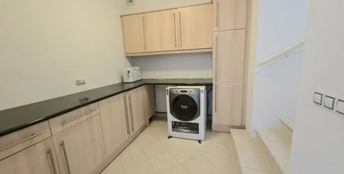 Продажа  отдельно стоящей виллы в Calahonda 16