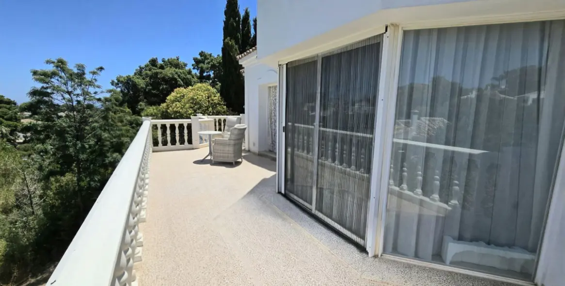 Продажа  отдельно стоящей виллы в Calahonda 29