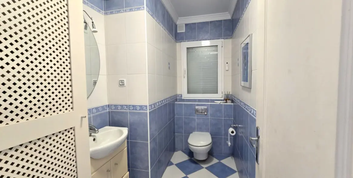 Продажа  отдельно стоящей виллы в Calahonda 32