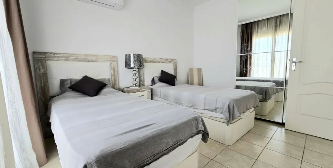 Продажа  отдельно стоящей виллы в Calahonda 36