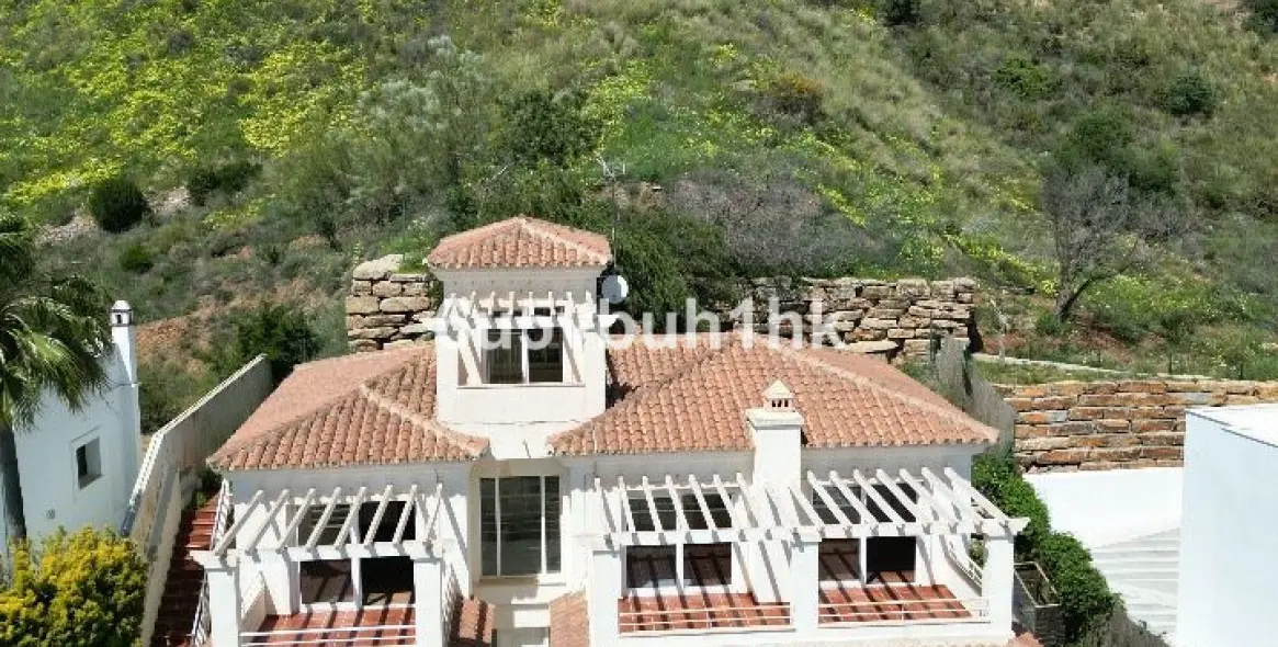 Sale of detached villa in Benalmadena 18