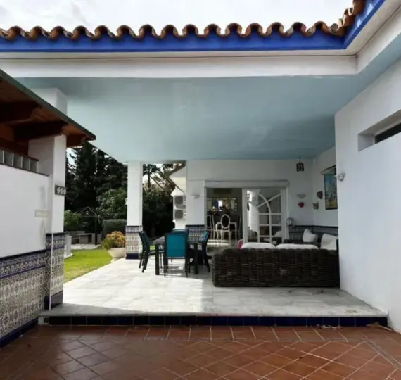 Oтдельно стоящая вилла R4862818