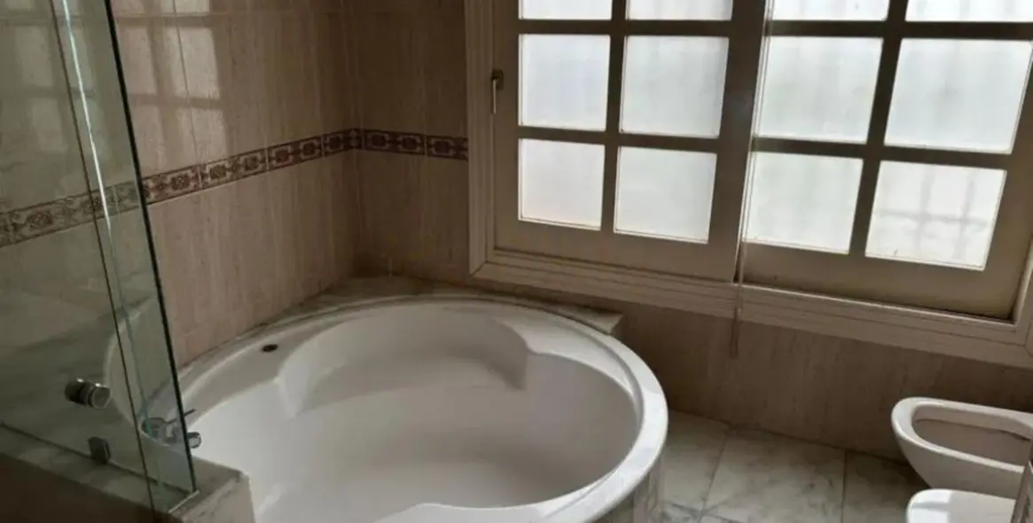 Продажа  отдельно стоящей виллы в Marbella 25