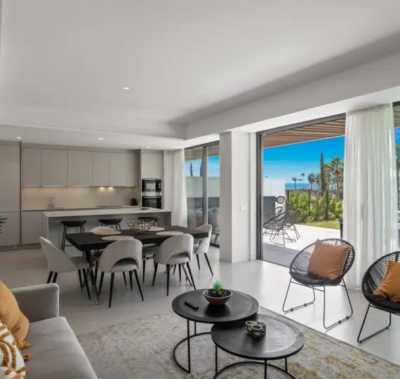 Продажа апартаментов на первом этаже в Torremolinos