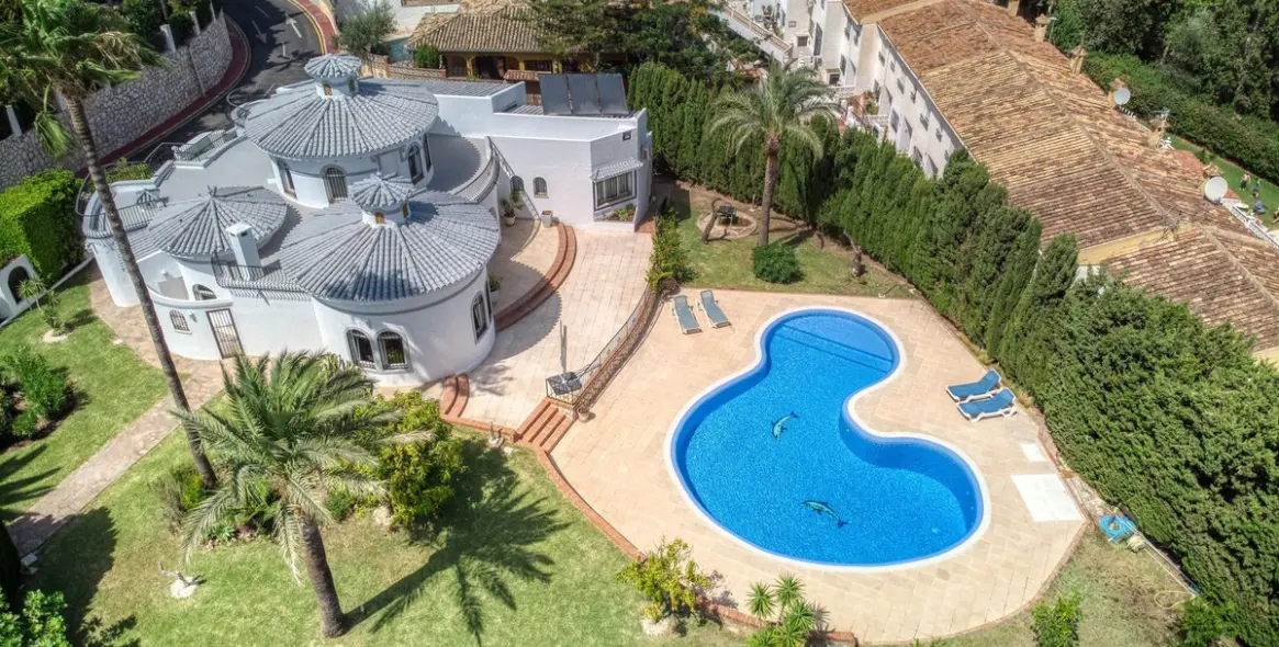 Продажа  отдельно стоящей виллы в Benalmadena 1