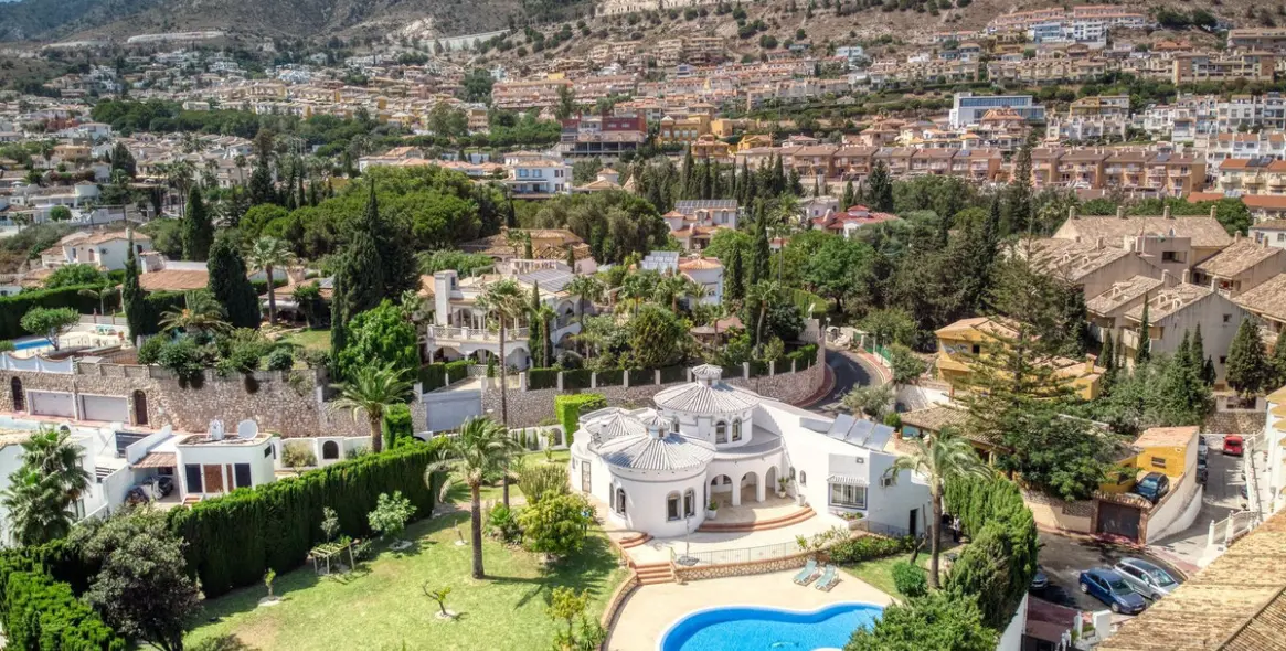 Продажа  отдельно стоящей виллы в Benalmadena 2