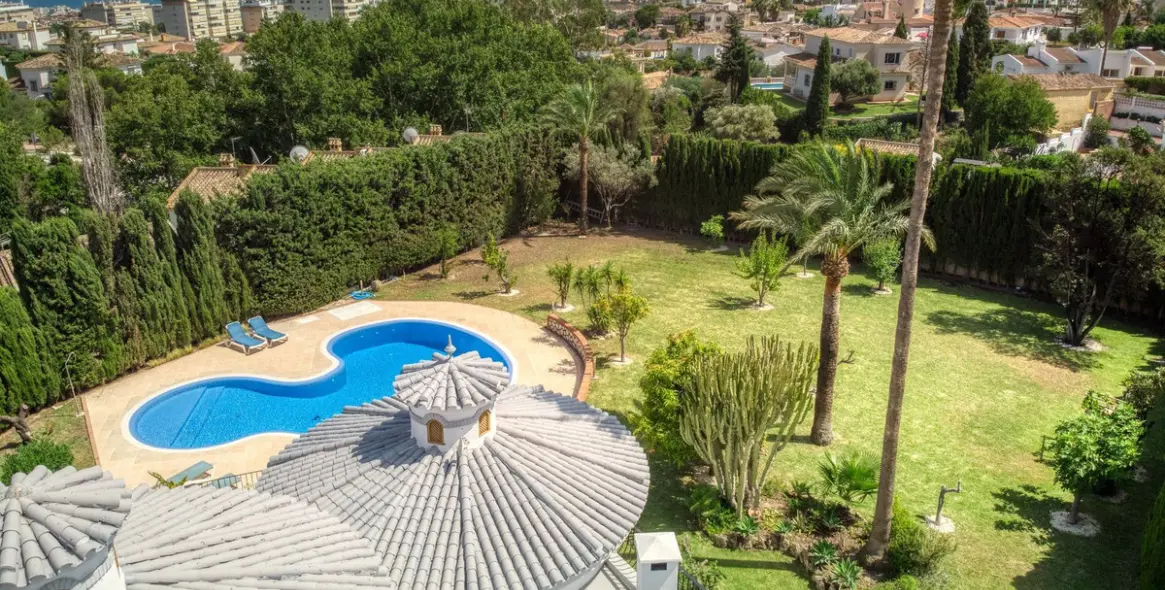 Продажа  отдельно стоящей виллы в Benalmadena 5