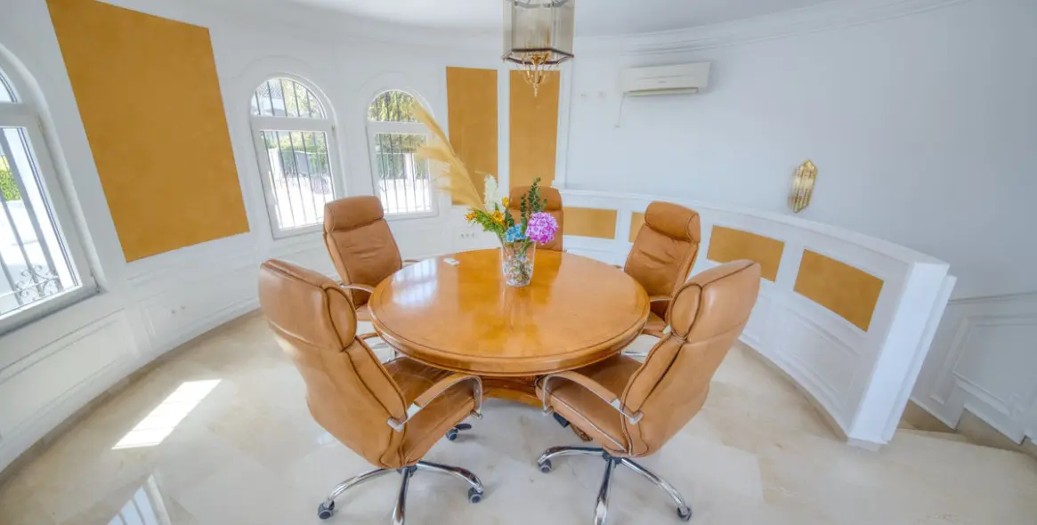 Продажа  отдельно стоящей виллы в Benalmadena 10