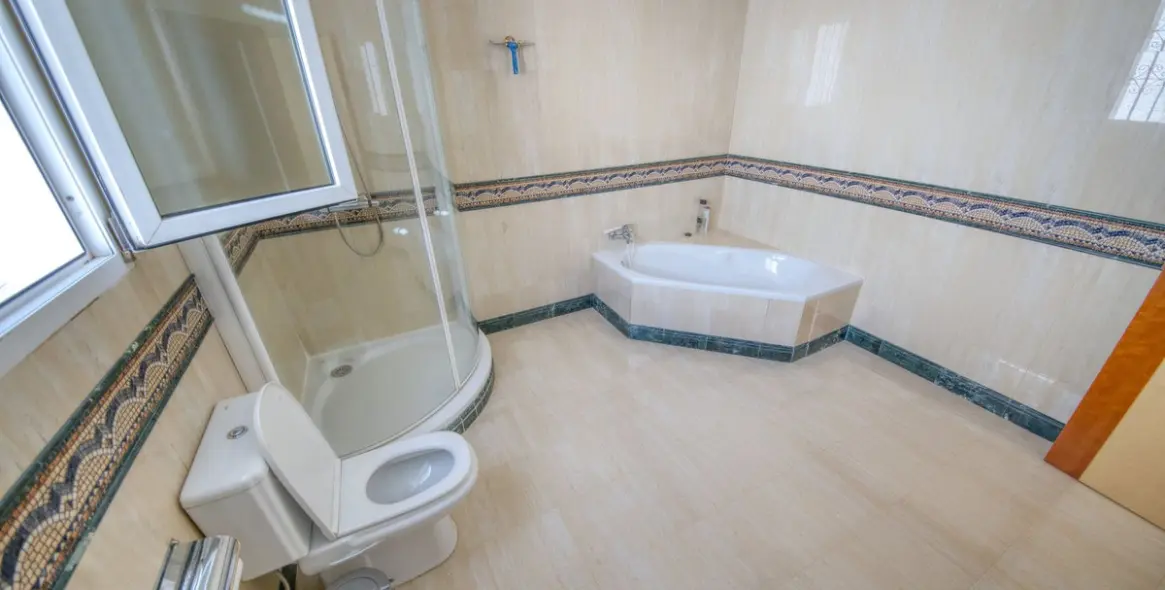 Продажа  отдельно стоящей виллы в Benalmadena 18