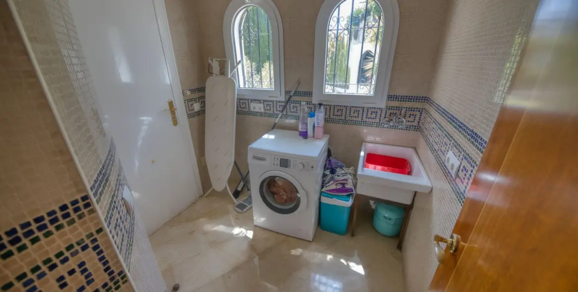 Продажа  отдельно стоящей виллы в Benalmadena 21