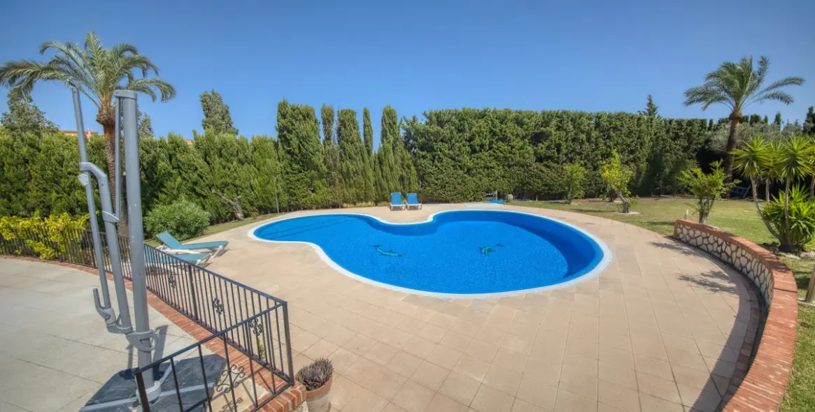 Продажа  отдельно стоящей виллы в Benalmadena 24