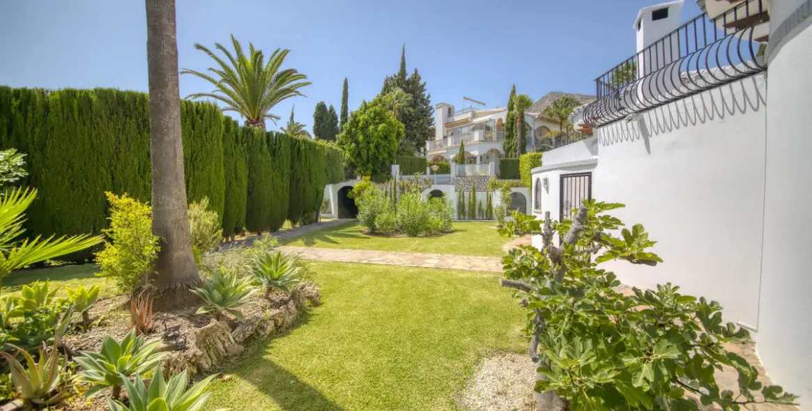 Продажа  отдельно стоящей виллы в Benalmadena 25