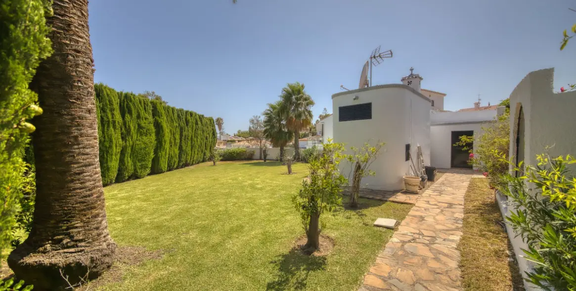 Продажа  отдельно стоящей виллы в Benalmadena 28